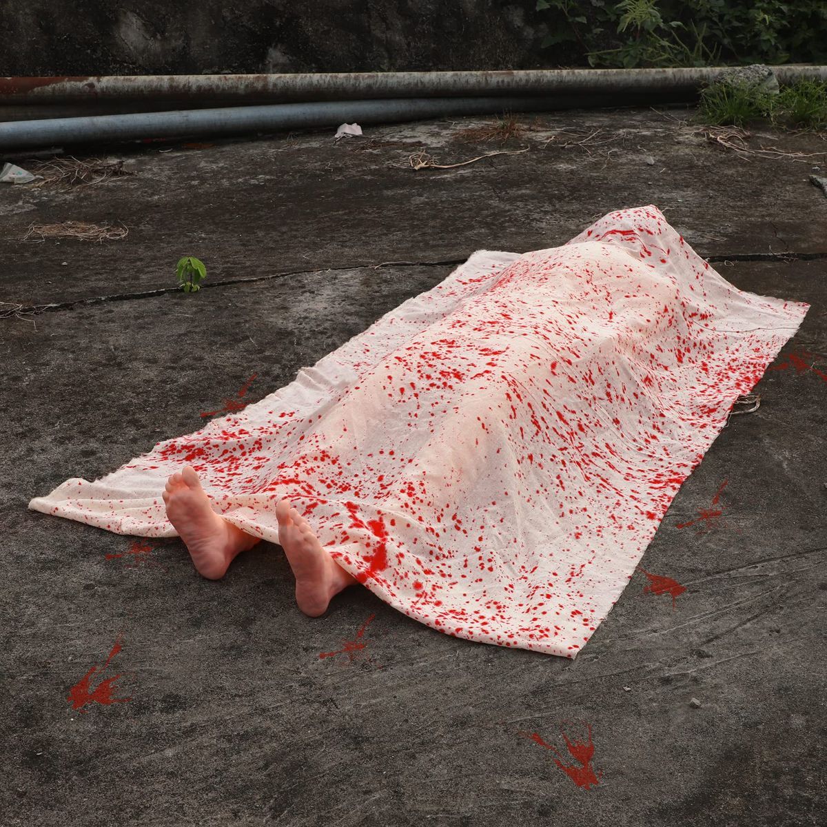 5.4ft Halloween Decorations Outdoor Props - Scary Hallowmas Back from The Grave Dead Victim Prop for Haunted House Party Decor(Assembly Needed) Red