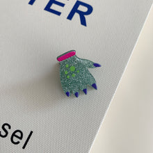 Monster Claw Shaped Hair Pins, Quirky Decorations to Wear at Christmas & Halloween Functions