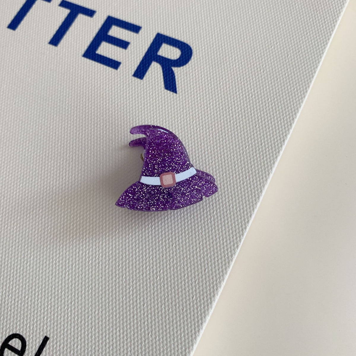 Single Witch Hat Acrylic Hair Clips, Classic Themed Barrettes for Halloween & Christmas Styling