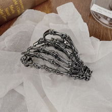 Halloween & Christmas Gun Black Spider Alloy Shark Clip, Unique Decorative Claw For Holiday Cosplay