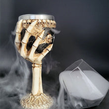 Mechanical Style Resin Skull Goblet, Unique Retro Bar Drinking Vessel, Desktop Ornament for Christmas & Halloween Theme Event