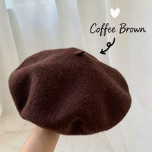 Coffee Tone Classic Beret Hat, Adjustable 56‑58cm, Christmas & Halloween Commute Outfit Accessory, Versatile Retro Painter Cap, Holiday Souvenir Gift