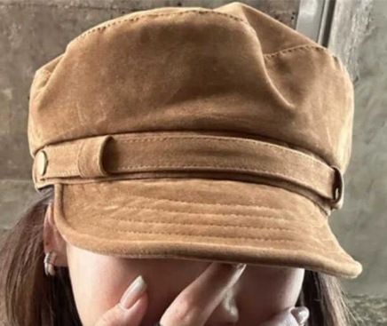 Suede‑Textured Octagonal Hat, Khaki Tone, Adjustable 56‑58cm, Christmas & Halloween Daily Matching Headwear, Soft Retro Cap, Practical Holiday Souvenir