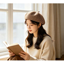 Mini Beret Hat, Coffee Tone, Adjustable 56‑58cm, Christmas & Halloween Casual Daily Accessory, Soft Retro Painter Cap, Holiday Souvenir Present